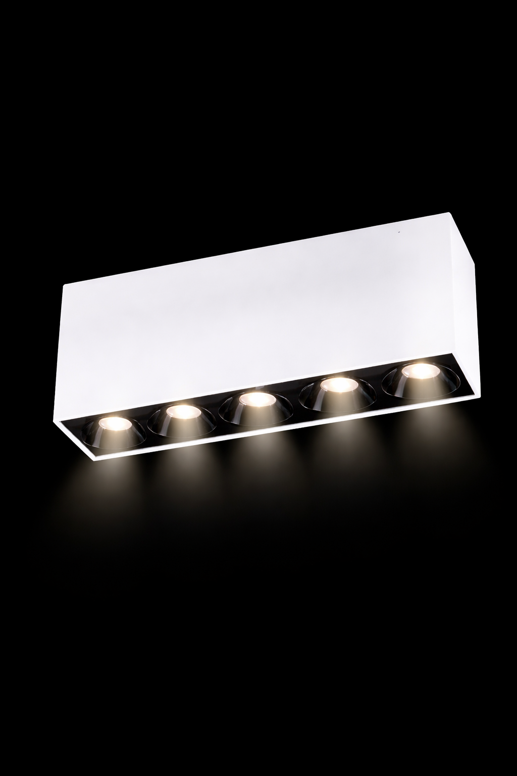 Spot Apparent POLY 221 –13W | Performance, Élégance & Précision