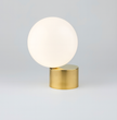 Lampe de Table Sphère Dorée – Élégance Minimaliste, Lumière Sculptée
